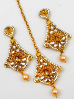 earrings-with-tikka-3G320ER27562